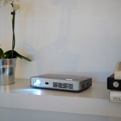 Innovative Ds8 Smart Portable Projector