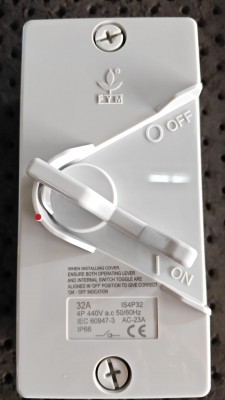 FYM 4 POLE 32A WEATHER PROTECTED IP66 ENCLOSED ISOLATOR