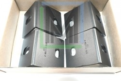 APC AR7701 NetShelter SX Bolt-Down Kit